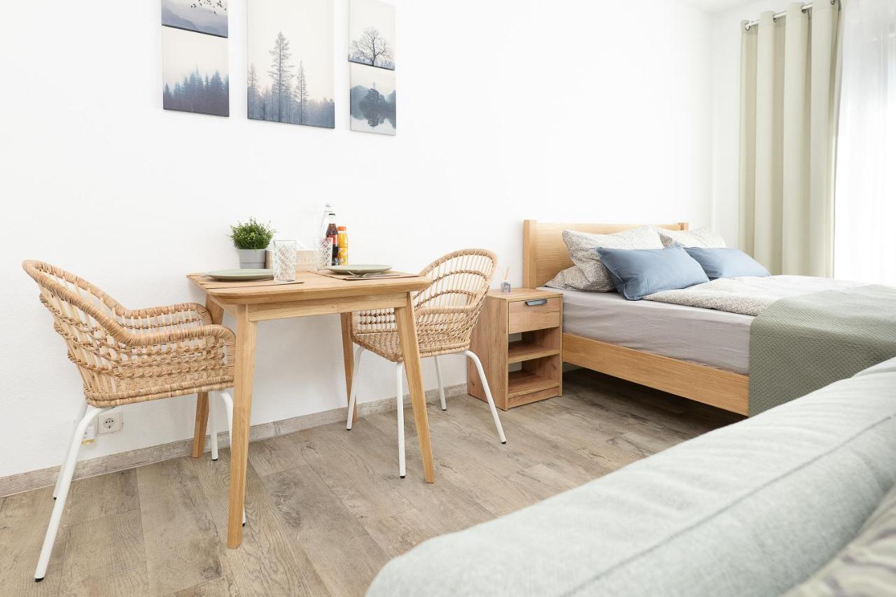 Apart4Me Scandi Apartment Geislingen Zentral Mit Parkplatz غايزلينغن آن در اشتايغه المظهر الخارجي الصورة